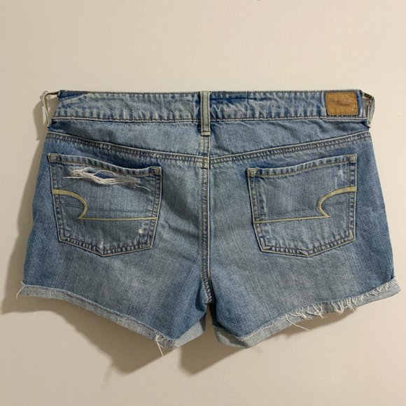 AMERICAN EAGLE Blue ripped Jean Short - Picture 2 of 4